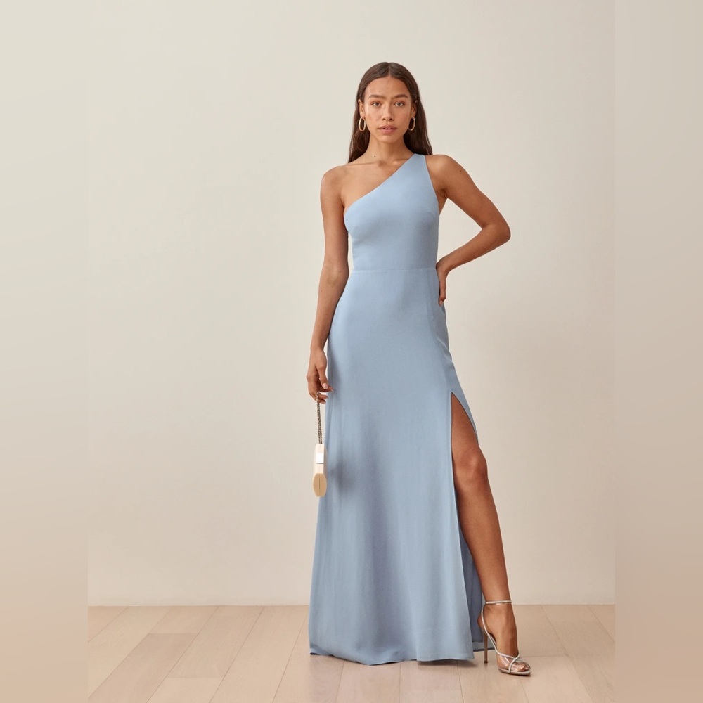 Reformation Light Blue Evelyn Dress
$348 original cost
Color: Mineral
